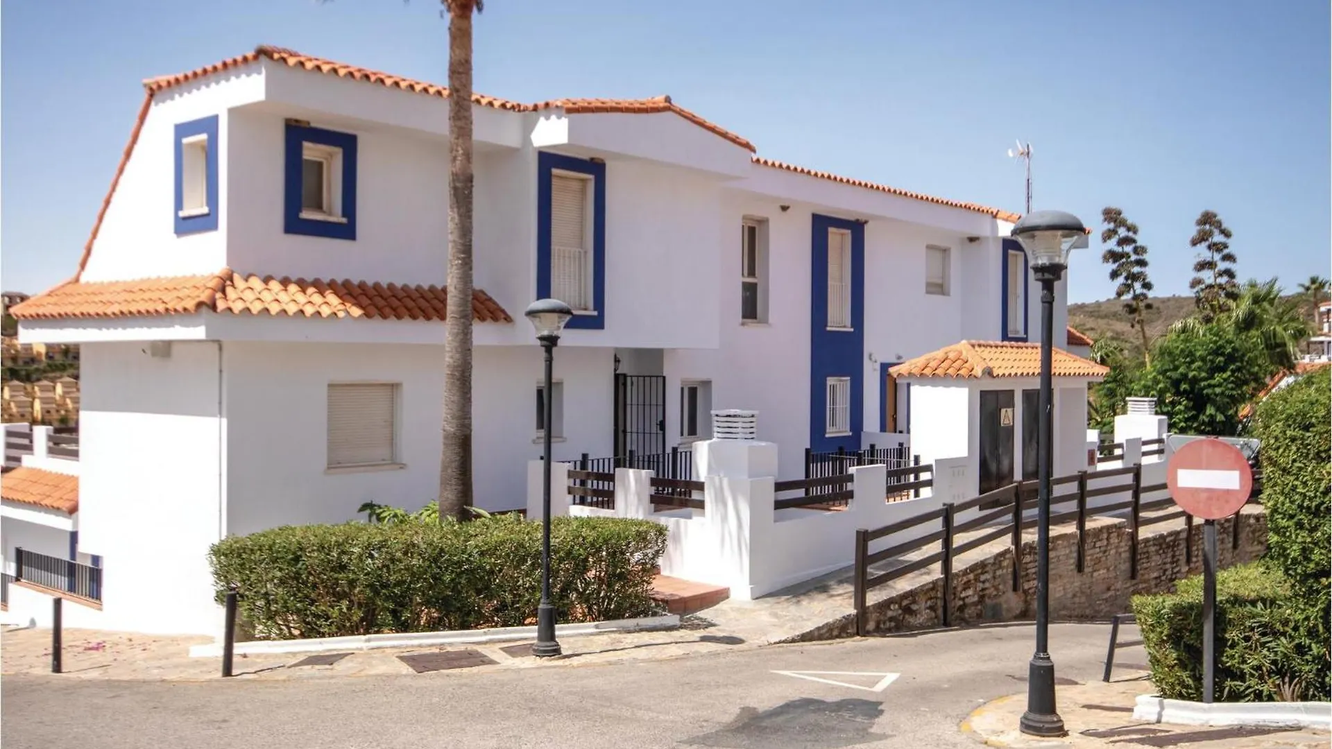 3 Bedroom Amazing Apartment In La Duquesa Castillo de Sabinillas