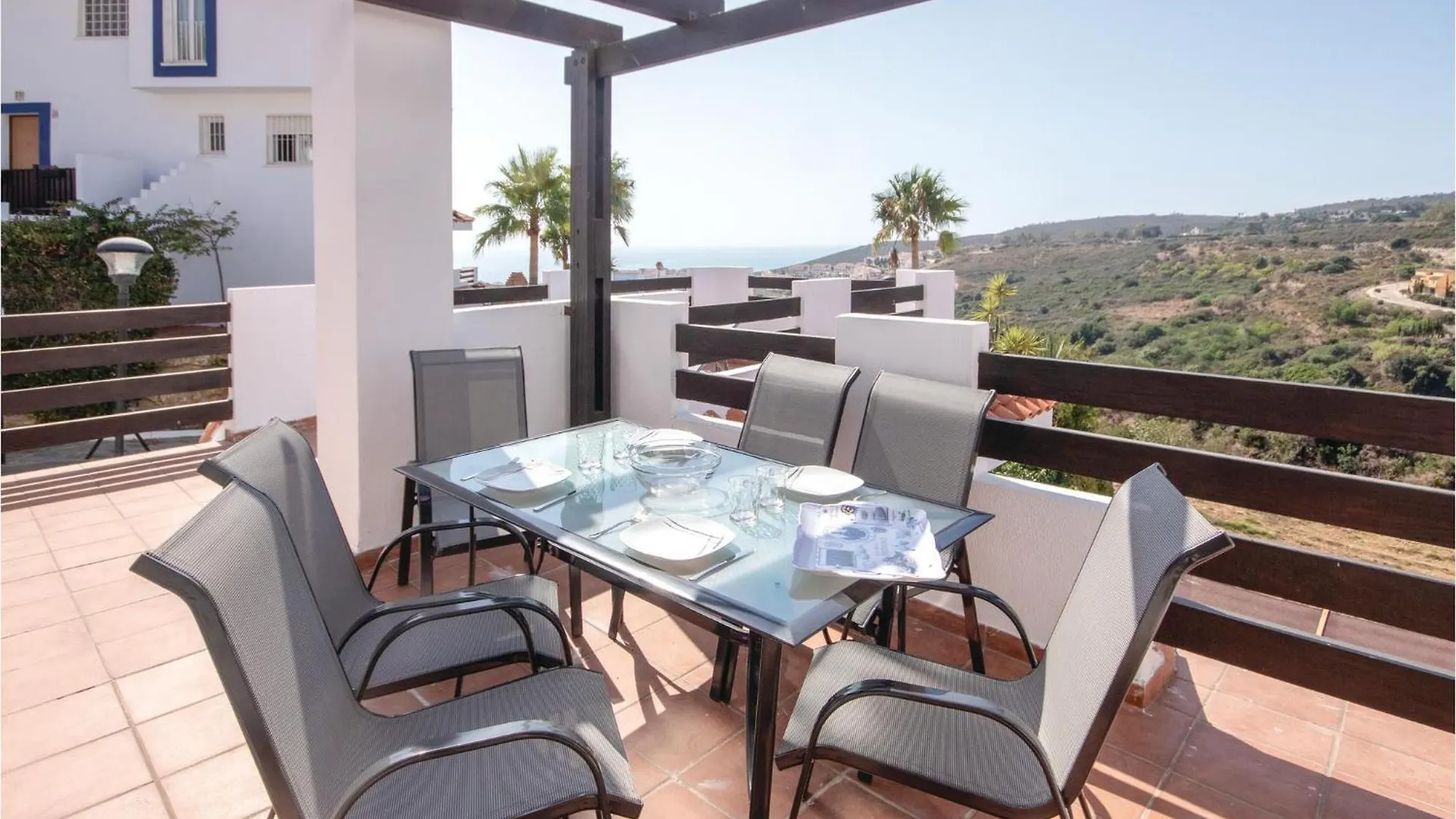 3 Bedroom Amazing Apartment In La Duquesa Castillo de Sabinillas